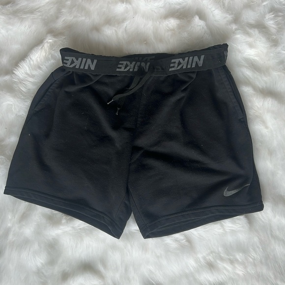 Men’s Nike dri-fit sweatshorts size L - Picture 1 of 4